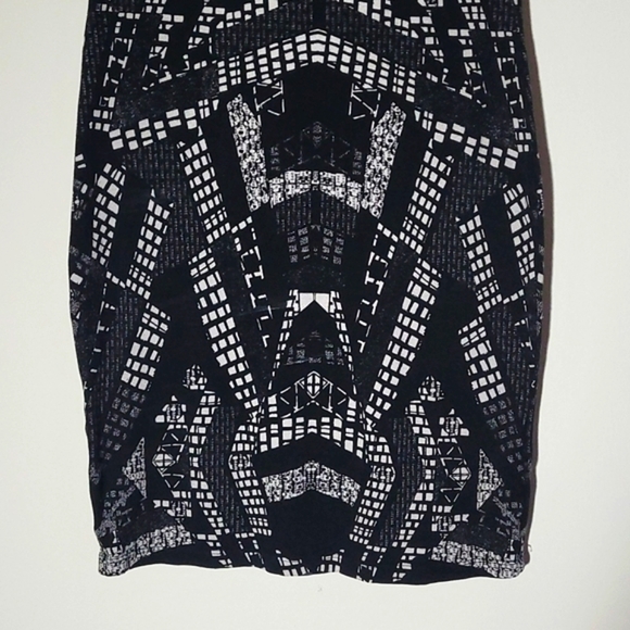 H&M Black & White Geo Print Mini Dress Size XSmall - Picture 4 of 8
